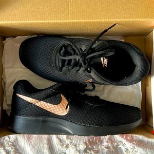 Women’s Nike Tanjun Running Shoes | Black and Gold